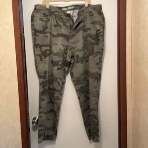 Camouflage jeans